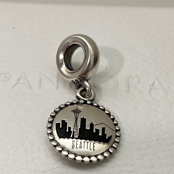 New Pandora SEATTLE Destination Charm 791169-G052 - Picture 2 of 6